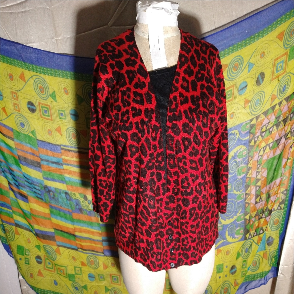 Vintage Blood Red Black Leopard Print Long Sleeve Light Weight Sweater. Cathy